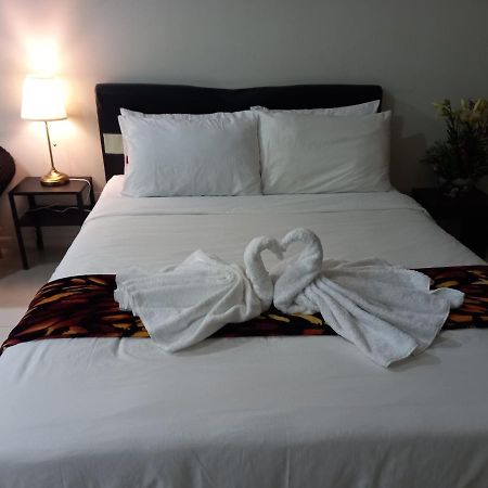 Summer Suites Klcc By Malenehom Kuala Lumpur Luaran gambar