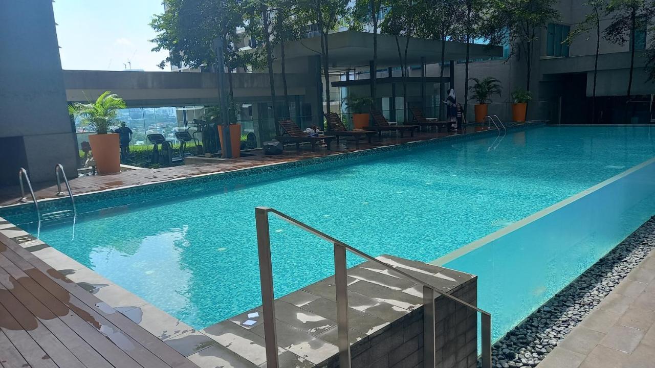 Summer Suites Klcc By Malenehom Kuala Lumpur Luaran gambar